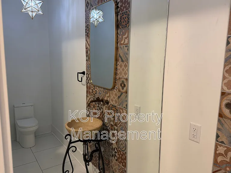 1813 Garland Ave #1 — Photo 8