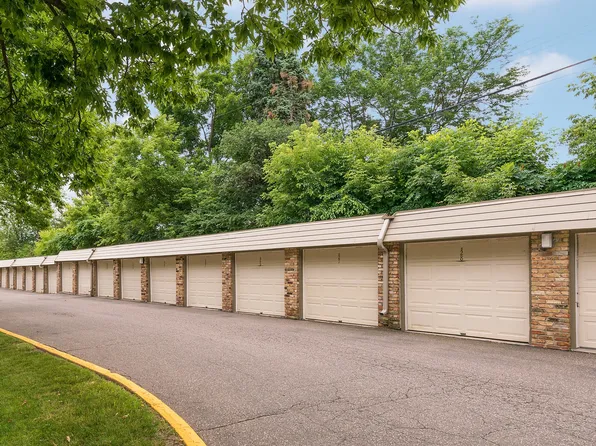 Royal Oaks Apartments