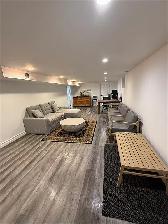 1 bed, 1.0 bath, 700 sqft, $2,250 — Photo 2