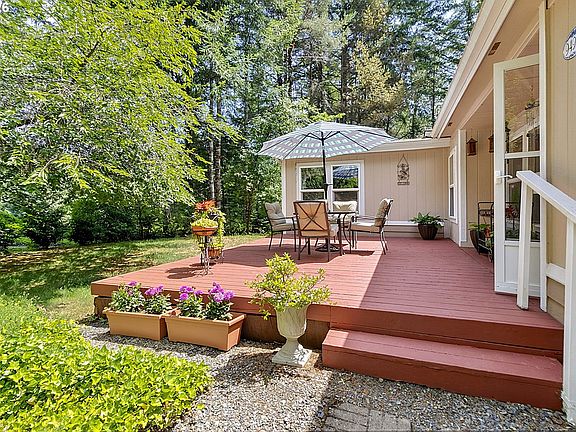 3rd image of 94998 Spring Valley Ln