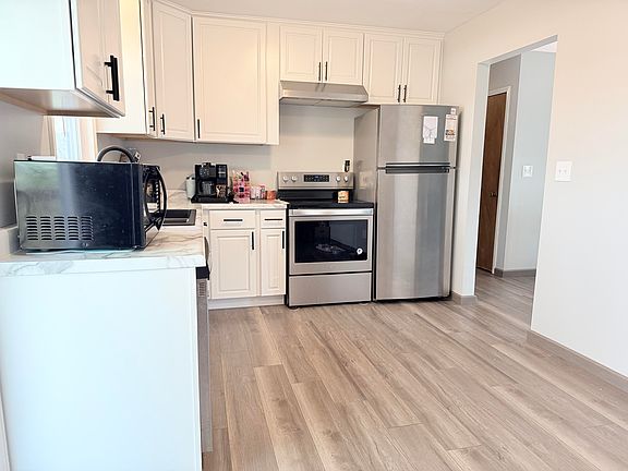 5th image of 2617 Cardinal St