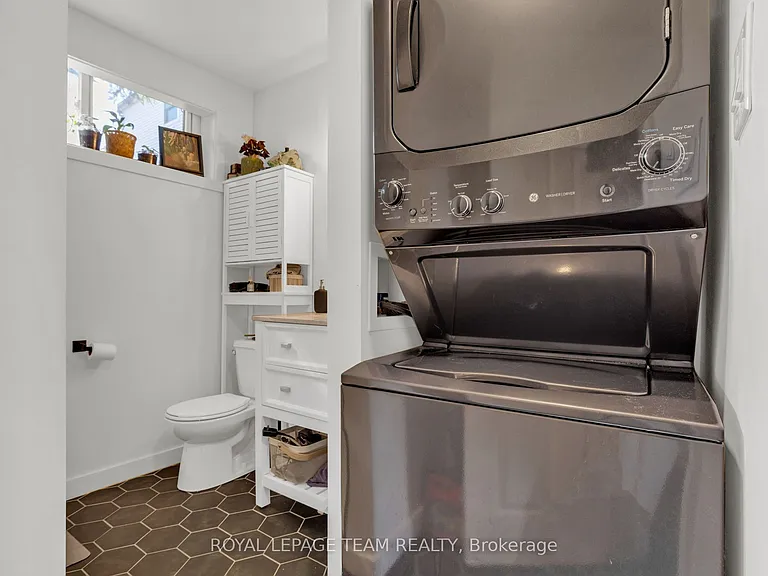 325 Hinchey Ave #B — Photo 4