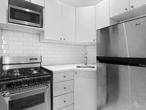 3rd image of 440 E 85th St APT 6F
