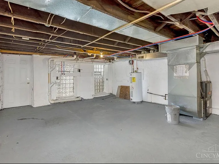 279 Renner St — Photo 9