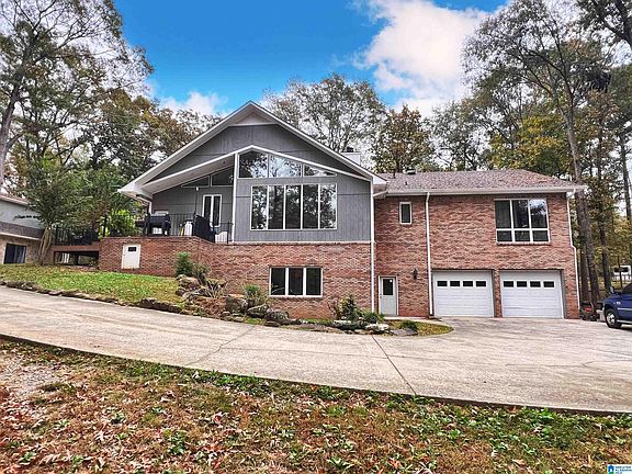 4th image of 121 Shaw Ln