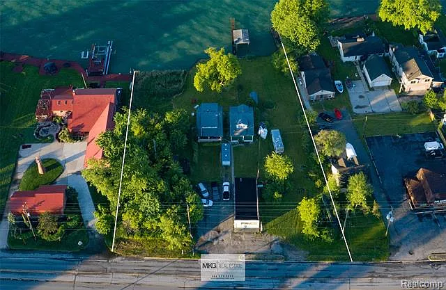 9775 Dixie Hwy photo 1
