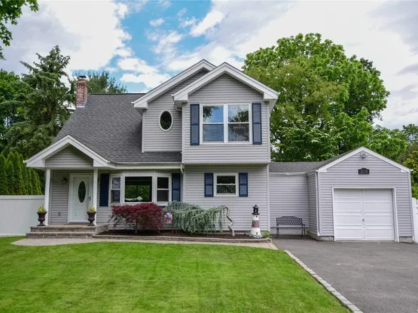 289 Lower Rocky Point Road, Miller Place, NY 11764