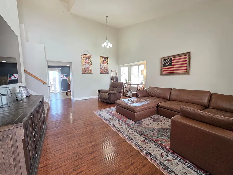 8807 Silver Glen Dr — Photo 2