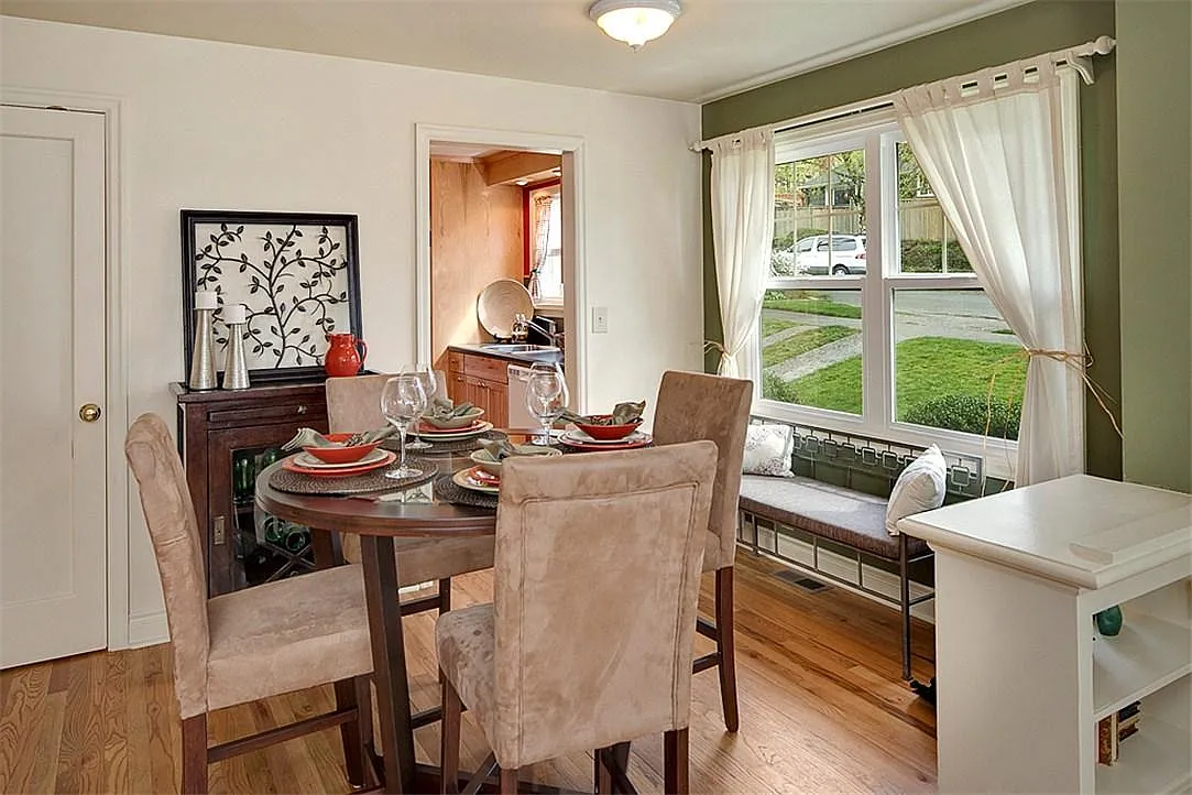 3 bed, 1.5 bath, 1300 sqft, $3,750 — Photo 4
