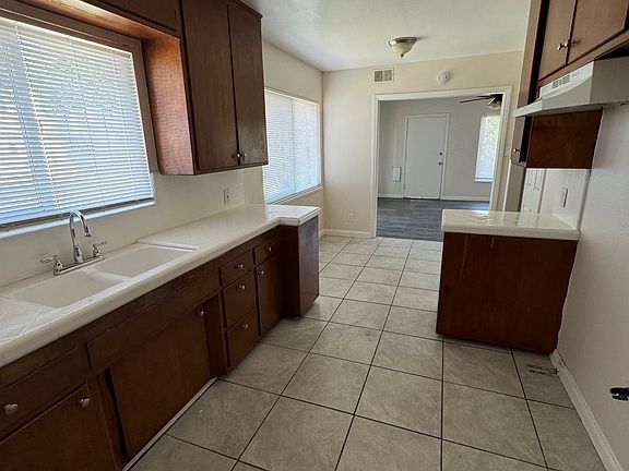 3rd image of 6712 Woodward Ave #6712