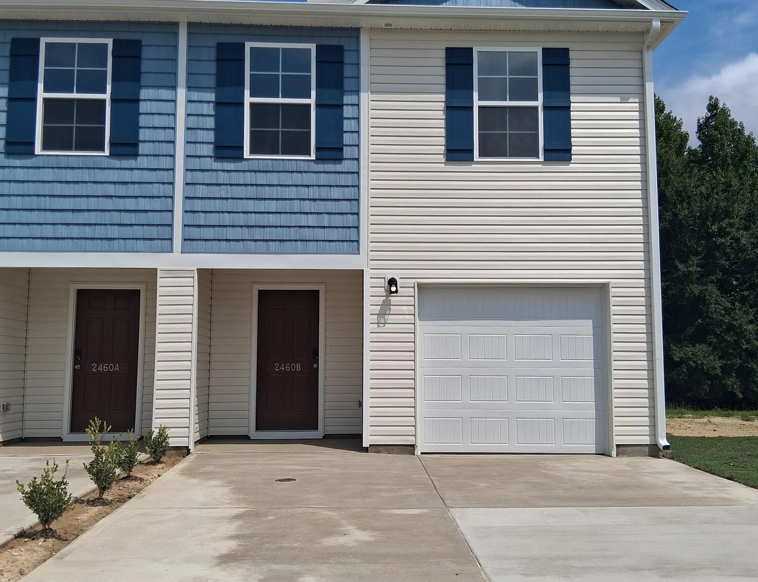 3 bed, 2.5 bath, $1,800 — Photo 1