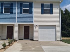 2460 Brookville Dr, Greenville, NC
