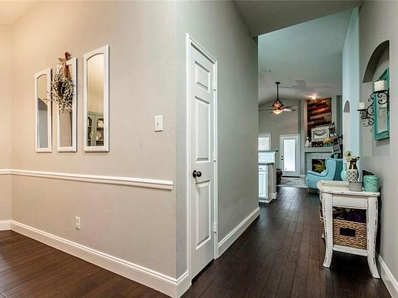 4th image of 1816 Creek Crossing Dr