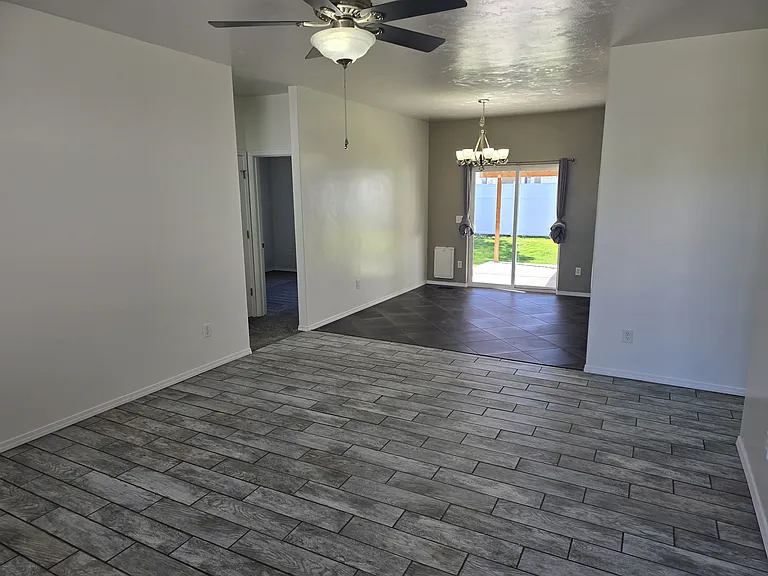 1643 Vista Dr — Photo 4