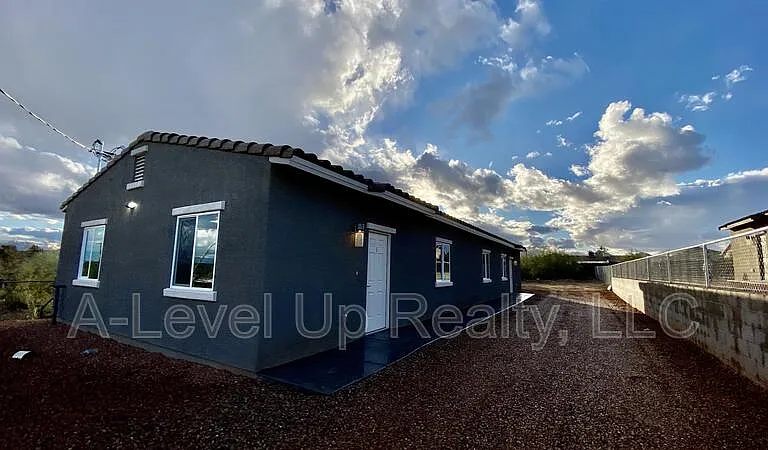1310 S San Jacinto Dr #1 — Photo 1