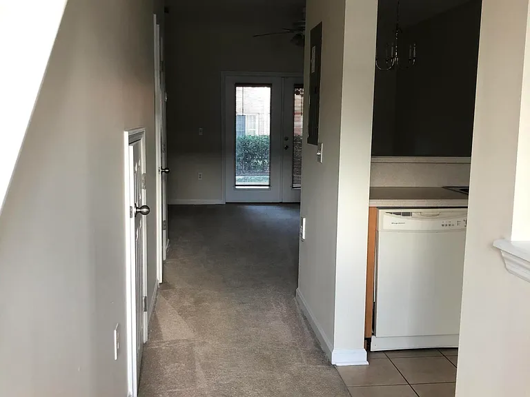 1521 Fieldview Dr — Photo 9
