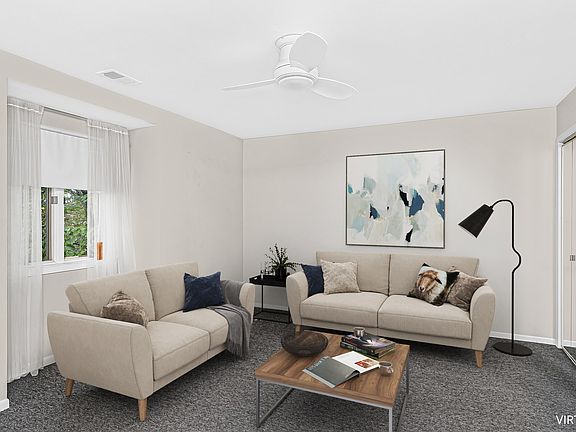 3rd image of 1009 Deerfield Pl #2-L