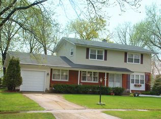 1231 E Patten Dr, Palatine, IL 60074