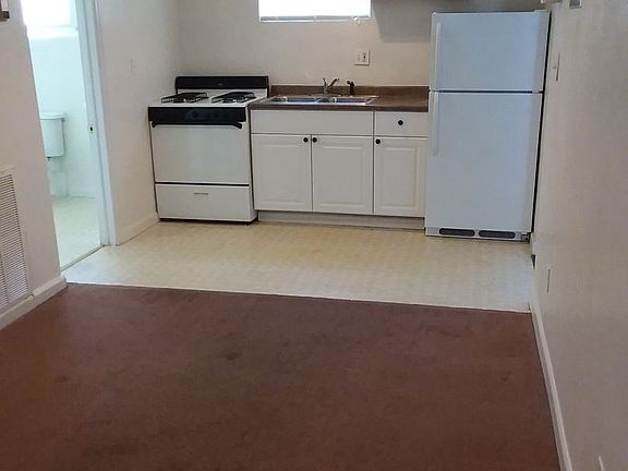 3rd image of 822 23rd St #822