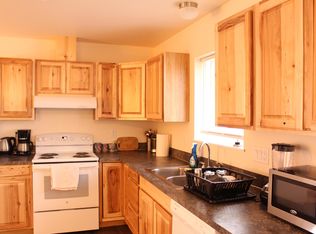 744 S 4th St #B, Coos Bay, OR 97420