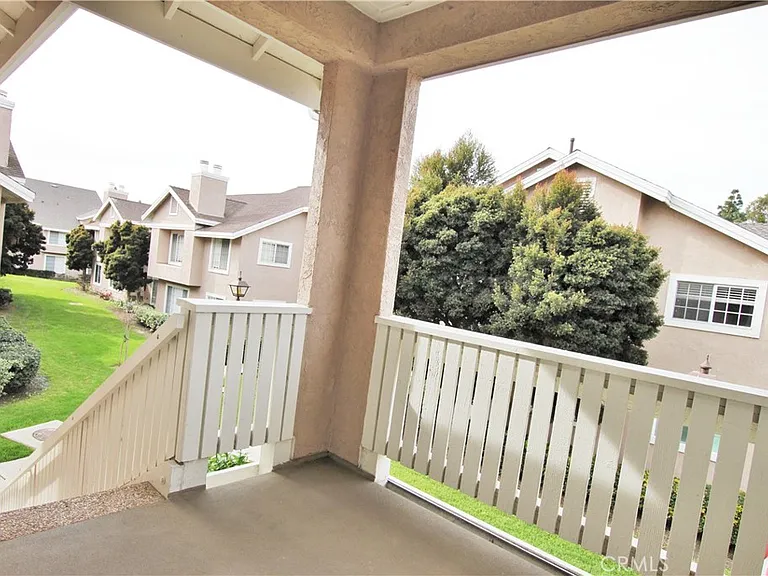 141 Greenfield — Photo 7
