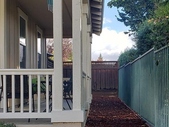 3rd image of 17930 Del Monte Ave