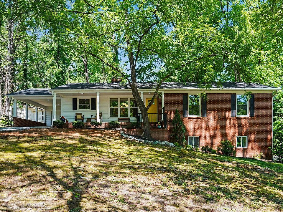 1st image of 923 Meadowbrook Dr