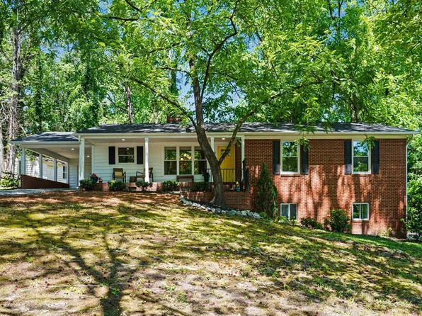 923 Meadowbrook Dr, Garner, NC 27529