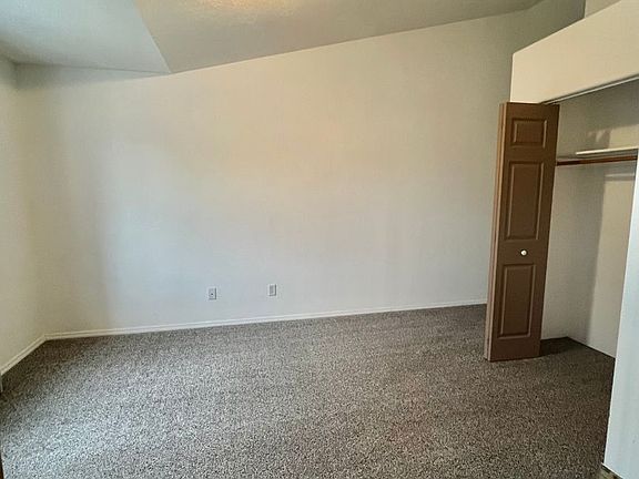 5th image of 101 13th St APT D