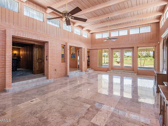 4th image of 679 W MOON VALLEY Drive