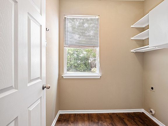3rd image of 540 W Metcalfe St