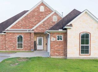 6000 Hogaboom Rd, Groves, TX 77619