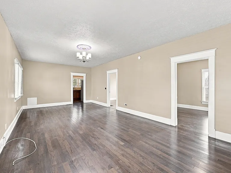2942 Macpherson Ave — Photo 4