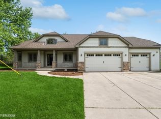 630 Rudat Ct, Crystal Lake, IL 60014