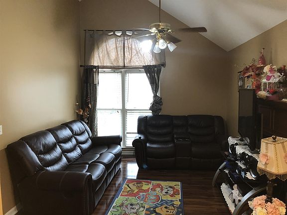 5th image of 122 Hermitage Dr