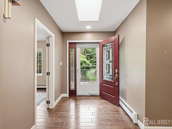 3rd image of 108 Lynch St