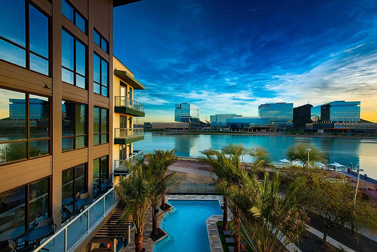 Vela at Tempe Town Lake — Photo 2