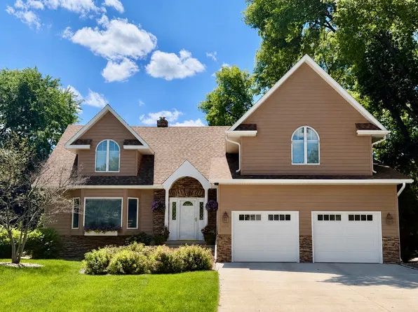 1519 Somerset Dr, Aberdeen, SD 57401