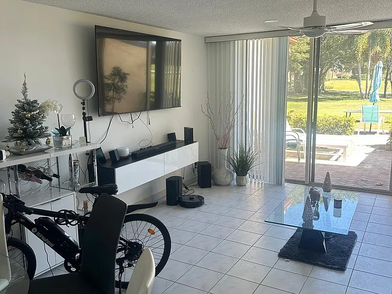 4557 Luxemburg Ct — Photo 21