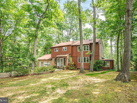 5th image of 409 Chamonix Dr