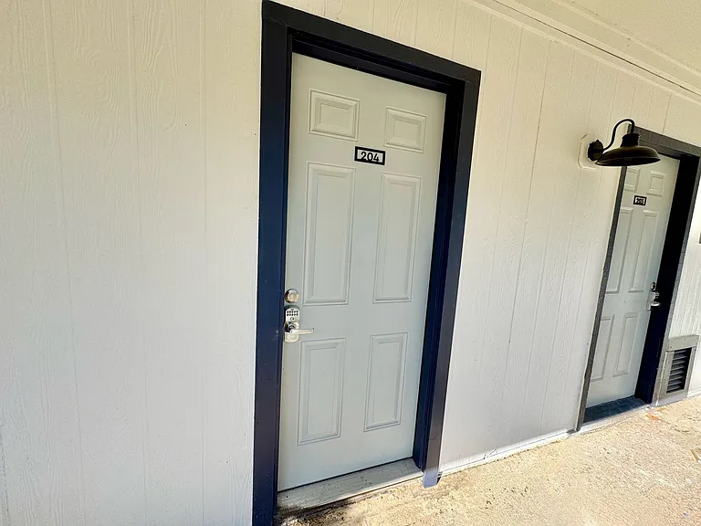 705 Sunrise Ave — Photo 24