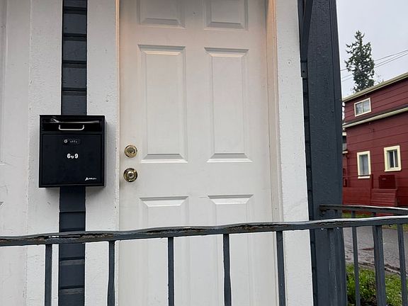 2nd image of 900 High St E #605-609