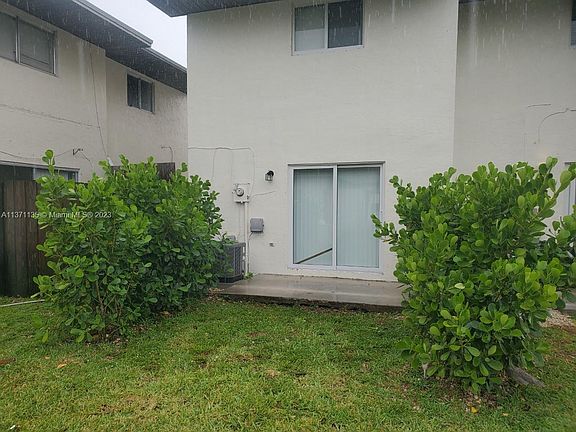 3rd image of 470 NE 18th Ave APT 107