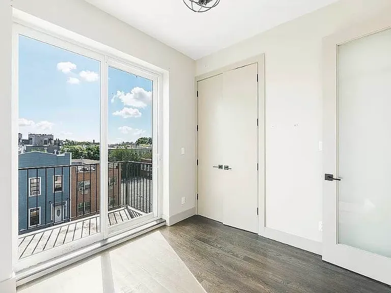83 Stanhope St #4B — Photo 5