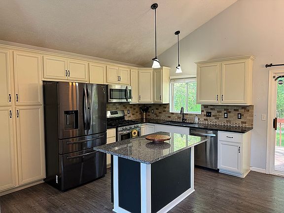 4th image of 122 Timmer Dr NE