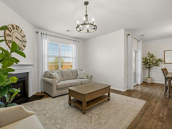 5th image of 320 New Spring Ln