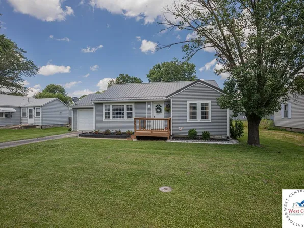 405 E Locust St, Lincoln, MO 65338