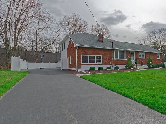 3rd image of 147 Vaughn Dr