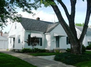 1351 Oaklawn St NE, Grand Rapids, MI 49505