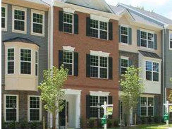 3991 Bradys Hill Rd, Triangle, VA 22172